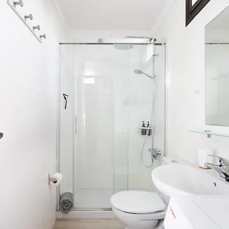 Апартаменты Amazing 2 Bedrooms By The Sea, *