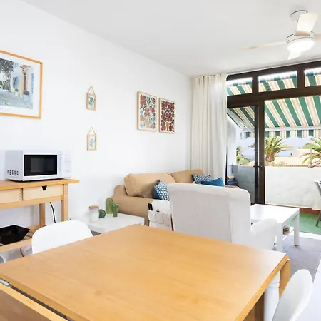 Amazing 2 Bedrooms By The Sea, Апартаменты Адехе