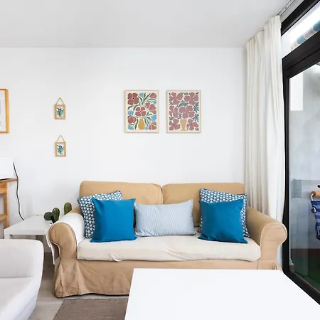 Amazing 2 Bedrooms By The Sea, Адехе