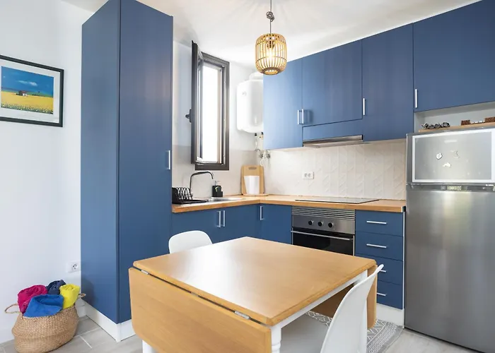 Amazing 2 Bedrooms By The Sea, Апартаменты *