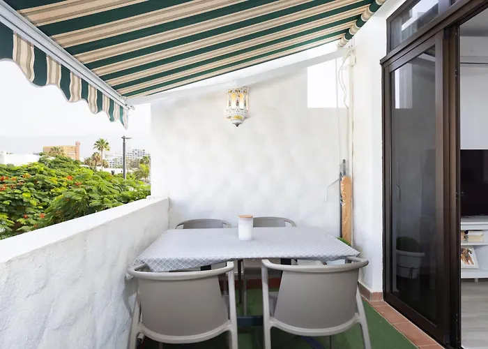 Amazing 2 Bedrooms By The Sea, Апартаменты *