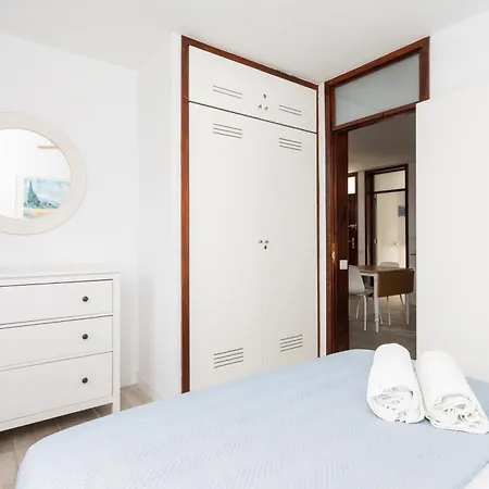 Apartament Amazing 2 Bedrooms By The Sea, *