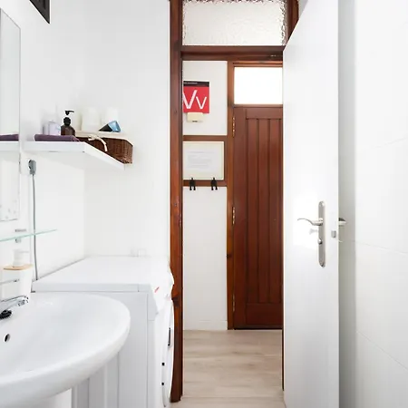 Amazing 2 Bedrooms By The Sea, דירה *