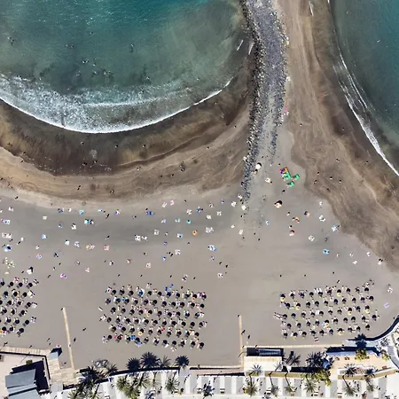 דירה Amazing 2 Bedrooms By The Sea, *